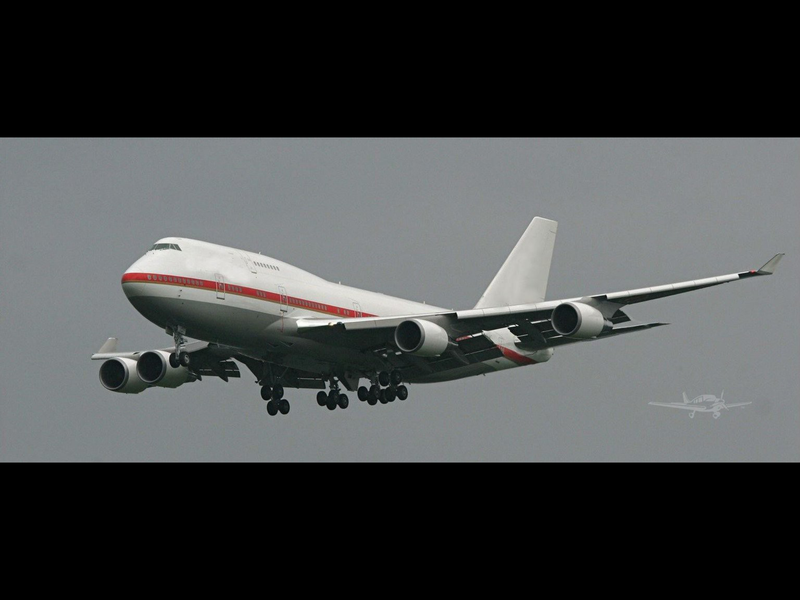 Illustration for article titled Japan's former "Air Force One" is for sale